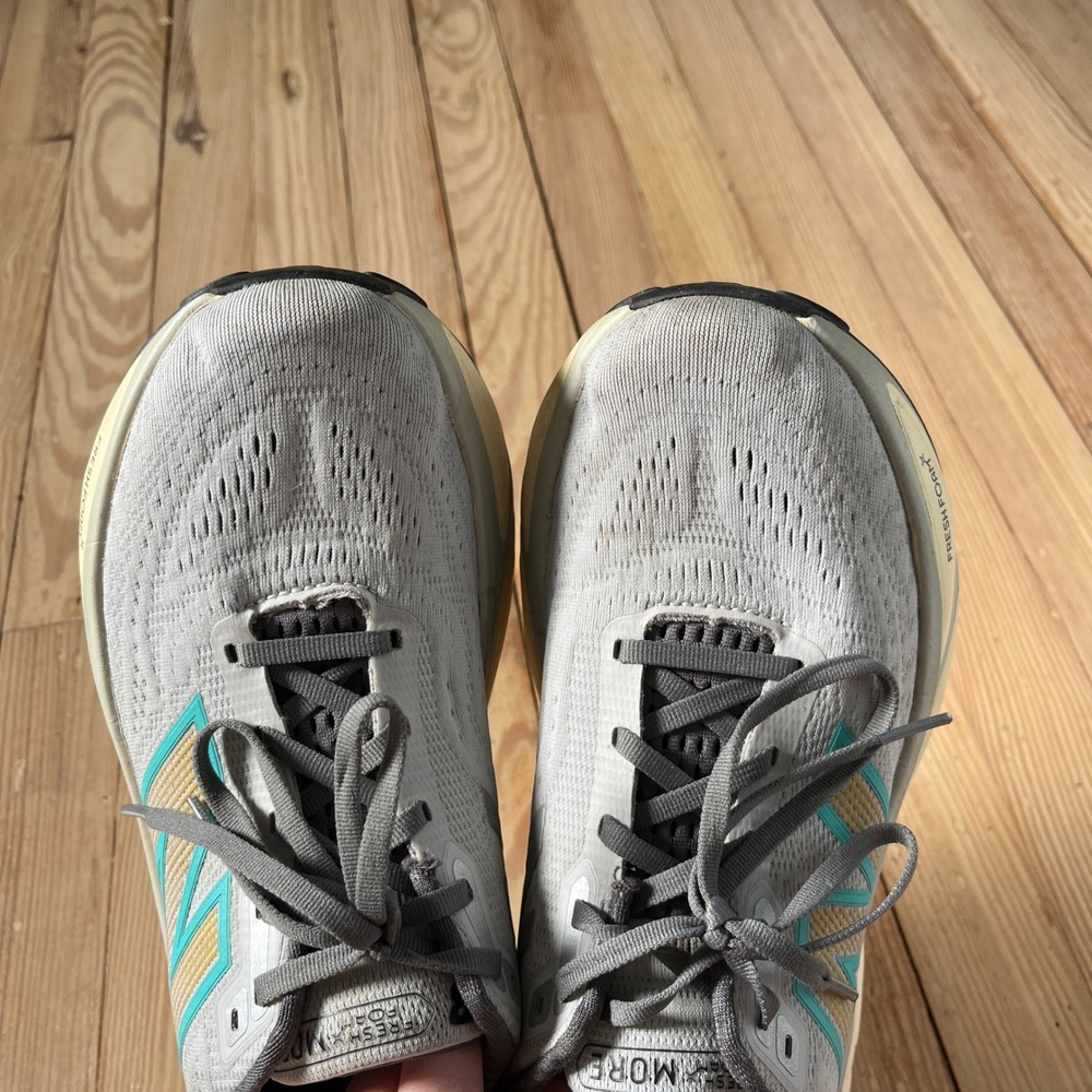 New Balance Fresh Foam X More v5 Mens 9.5 Grey Teal Gold Running Shoes MMORLJ5 - Picture 10 of 10